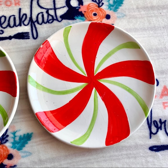 🎄 Peppermint Candy Decorative Dishes 🎄 - Picture 3 of 3